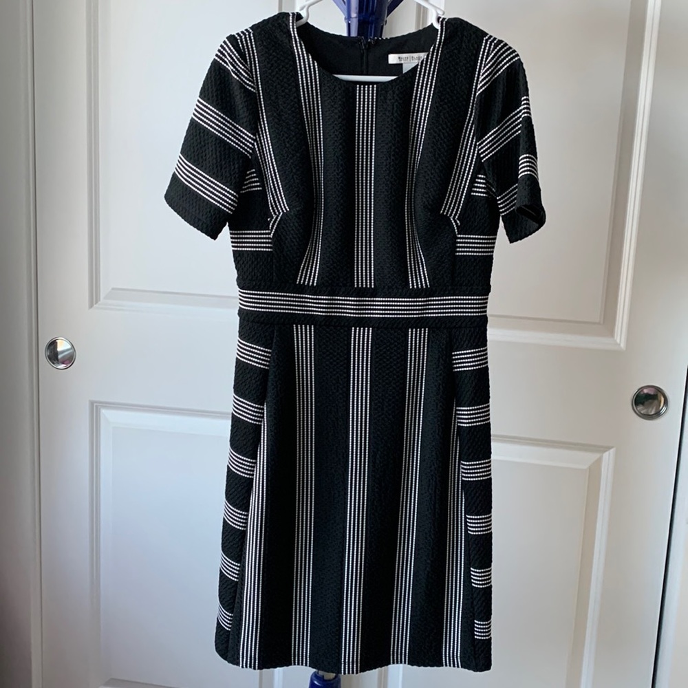 White House Black Market WHBM short sleeved dress